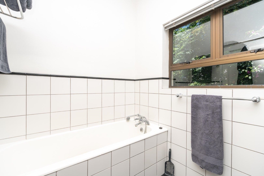 To Let 2 Bedroom Property for Rent in Vredehoek Western Cape